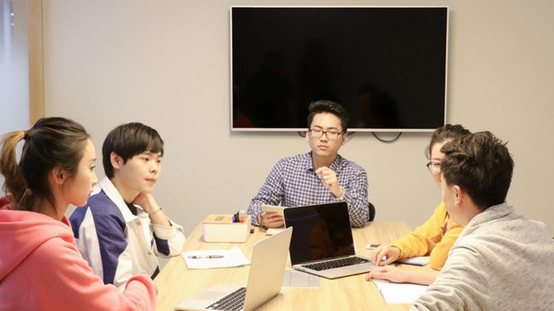 在选择供应商时，需对其资质进行评估。重点关注以下方面：